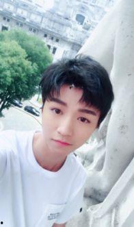 娱乐圈吃瓜王俊凯